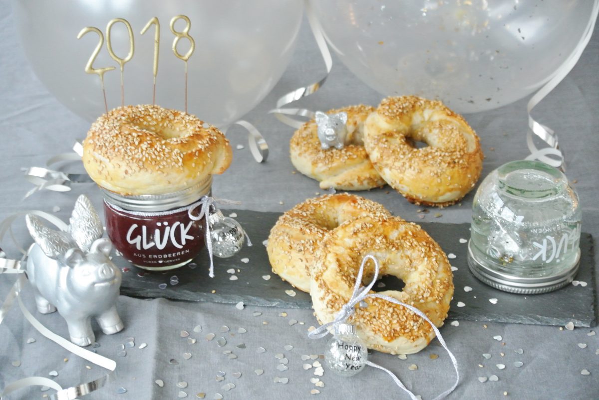 3 x Glück für’s neue Jahr: Glück im Glas, Neujahrsbagel & DIY-Glücksschneekugel