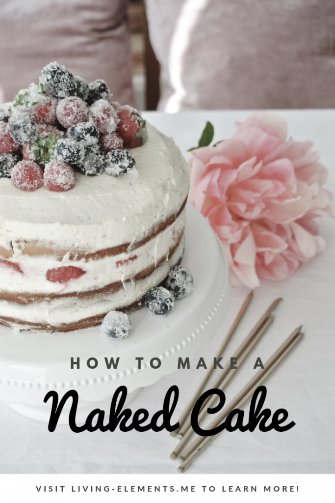 Naked Cake mit Erdbeeren und Vanille-Quark-Sahnecreme / Sahnetorte / dreistöckige Torte / Erdbeertorte / Geburtstagskuchen / Erdbeerkuchen mit gezuckerten Beeren / gezuckerte Beeren