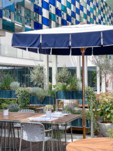 Eden-Reserve-Luxury-Resort-Gardasee-Restaurant-Terrasse-Hotelfassade