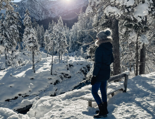 Winterwandern-Winterwanderung-Wildbad-Kreuth-Siebenhüttenalm-Kleine-Wolfsschlucht-Winterlandschaft-Schnee-Sonne-Winter-Wonderland-Mangfallgebirge-living.elements