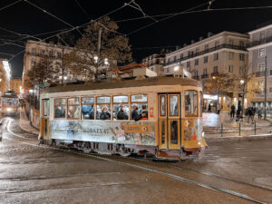 Lissabon-Chiado-Electrico-Strassenbahn-livingelements