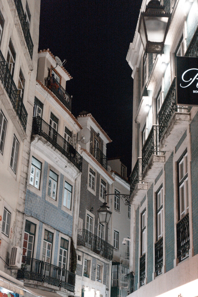 Lissabon-Fassaden-Baixa-livingelements
