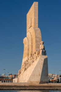 Lissabon-Tejo-Stadtansicht-Panorama-Bootstour-Denkmal der Entdeckungen-livingelement