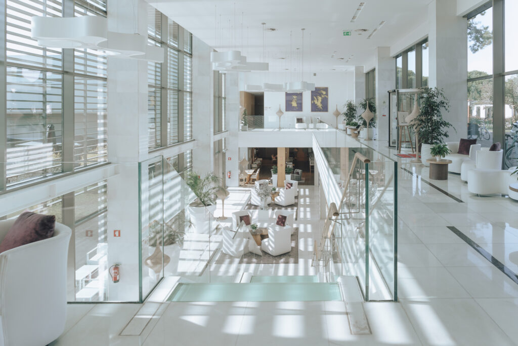 Martinhal Cascais-Lobby-Eingangshalle-Familienhotel-livingelements