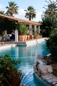living.elements-Cretan-Malia-Park-Hotel-Kreta-Garten-River-Pool-The-Crush
