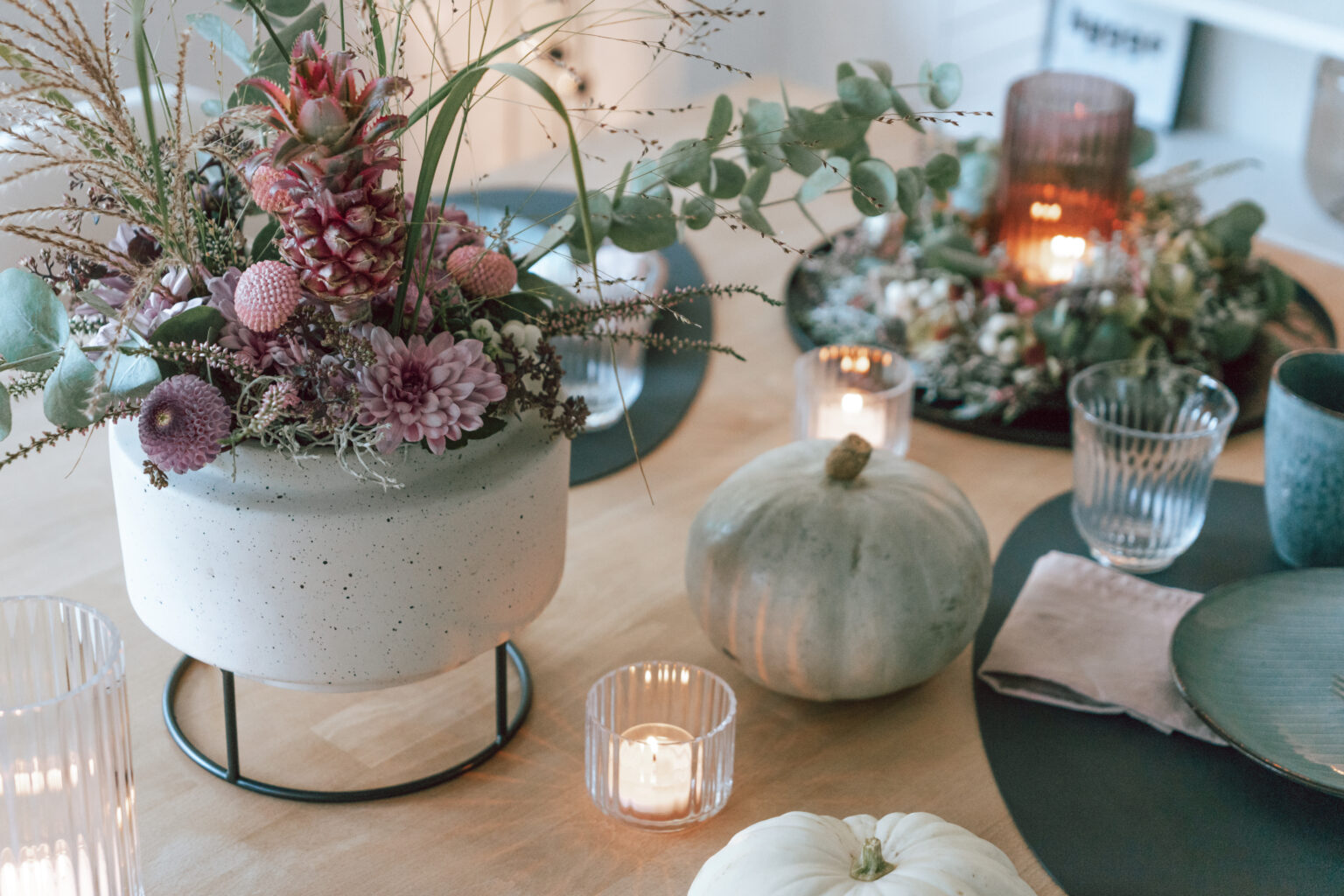 Herbstliche Tischdeko im Scandi-Style - living.elements