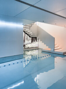 livingelements-conservatorium-hotel-amsterdam-pool-akasha-spa