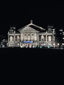 livingelements-amsterdam-concert-gebouw-nachts