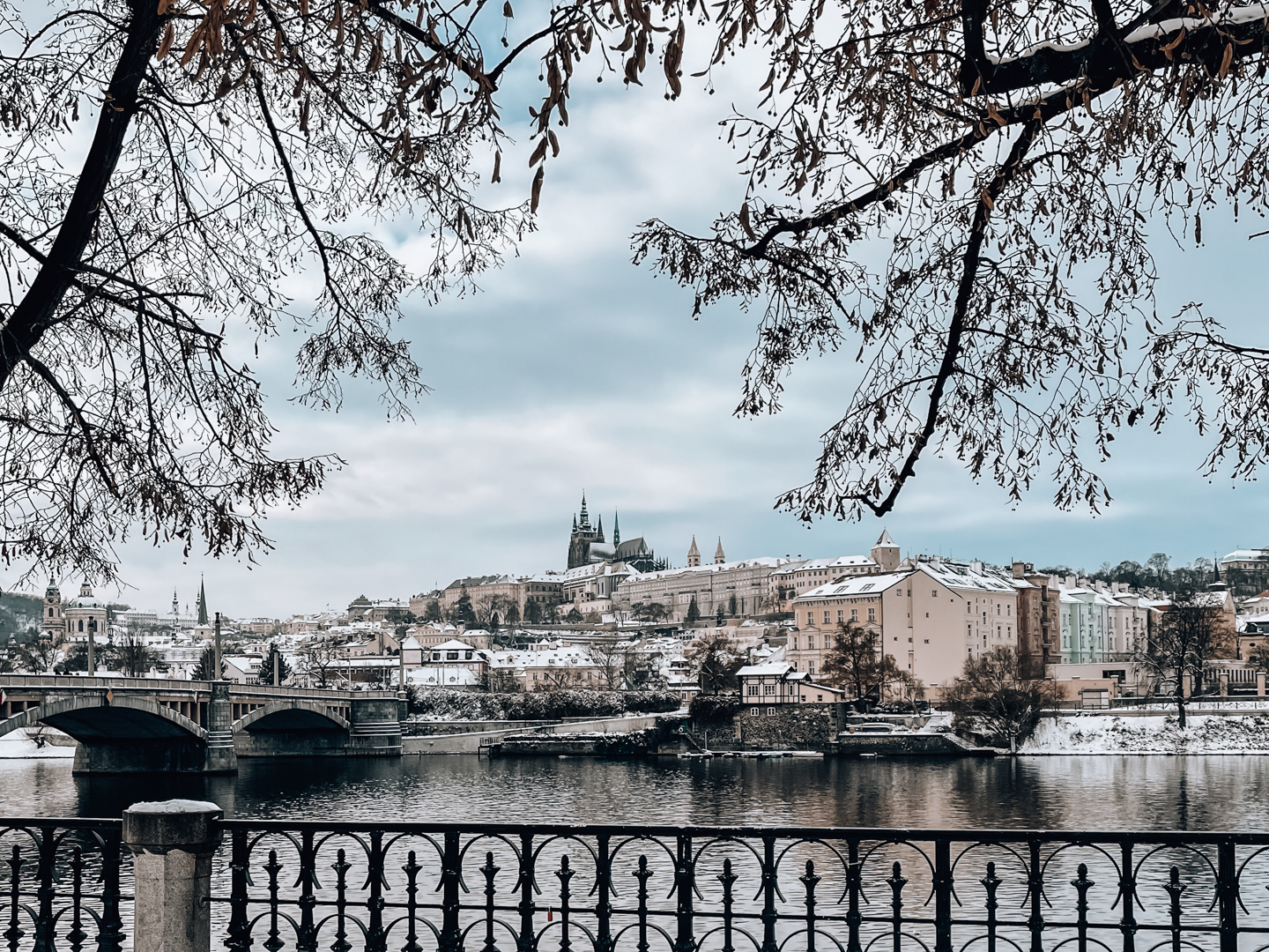 Prag im Advent: Ein Wintermärchen in der Goldenen Stadt