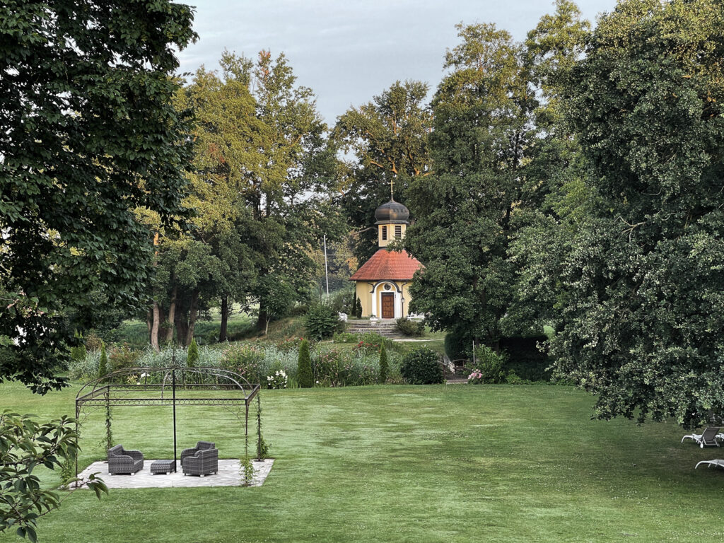 living.elements-hotel-der-eisvogel-garten