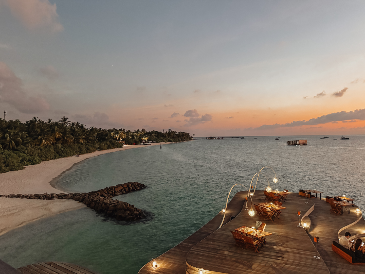 Hidden Gem der Malediven – Von Schnorcheln, Strandvilla und Sternenhimmel auf Sirru Fen Fushi